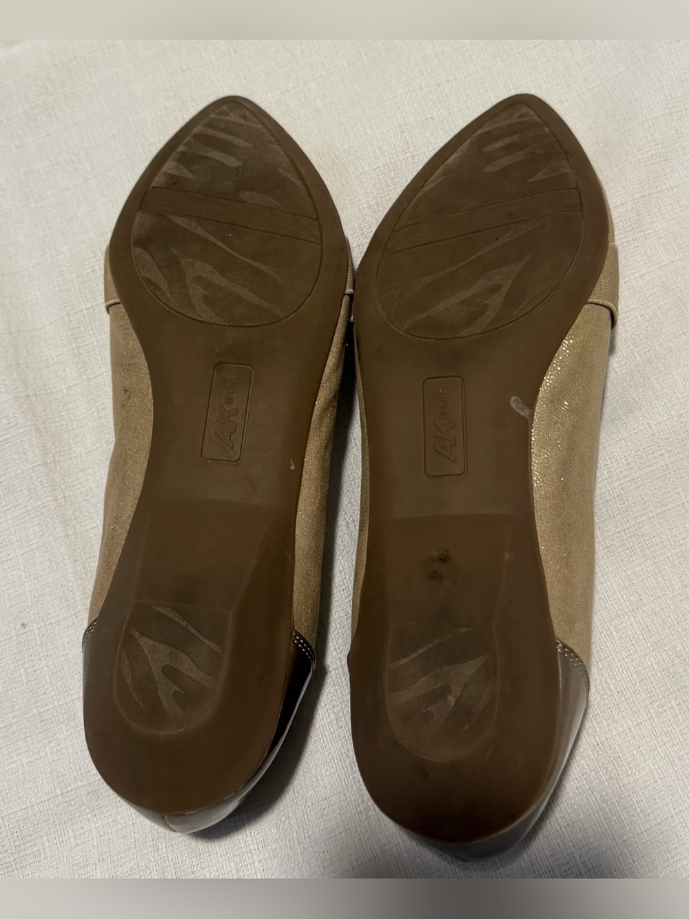Anne Klein sport Metallic Gold Pointed Toe Loafers Sz 9.5 formal party church - Picture 9 of 10